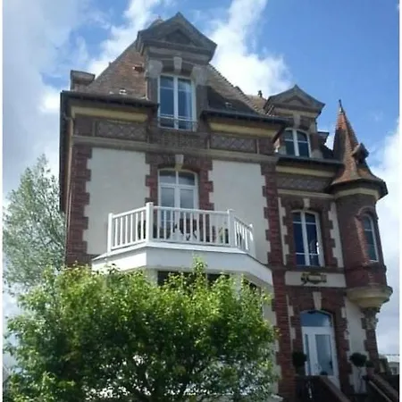 호텔 La Maison D'emilie 3*