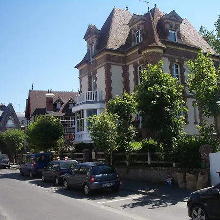 Hotel La Maison D'emilie 3*