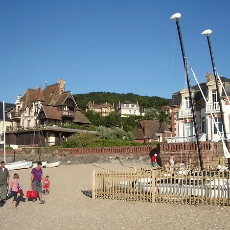 La Maison D'emilie فندق 3*