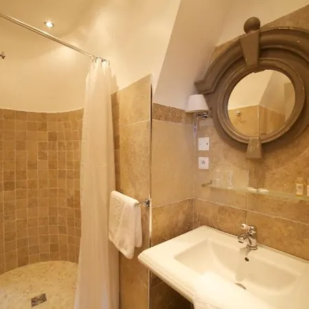 La Maison D'emilie Hotel