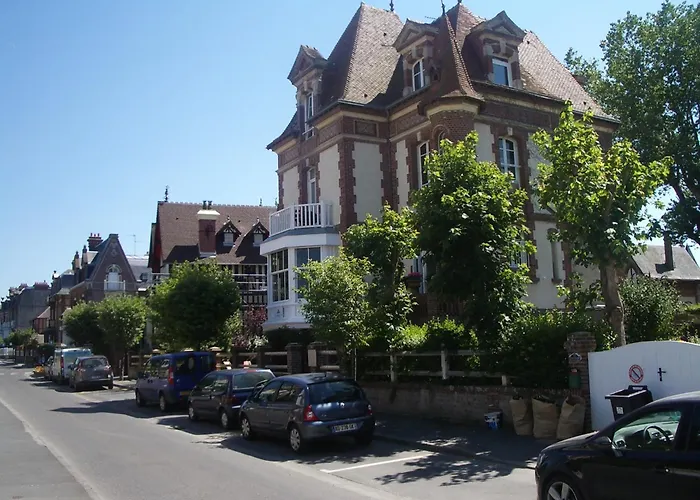 Hotel La Maison D'emilie 3*