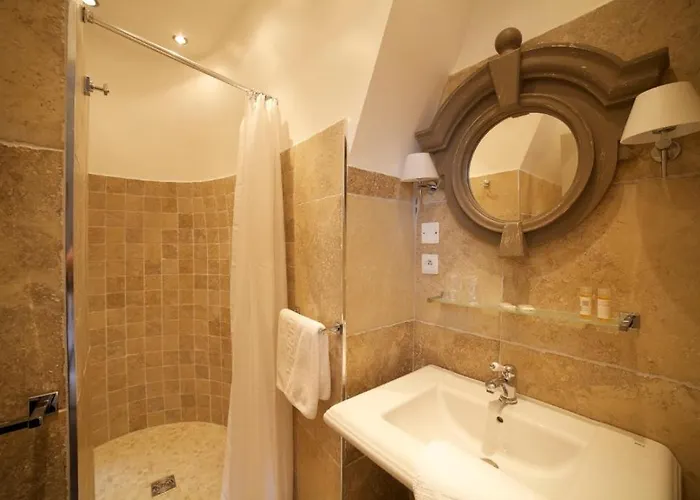 La Maison D'emilie Hotel